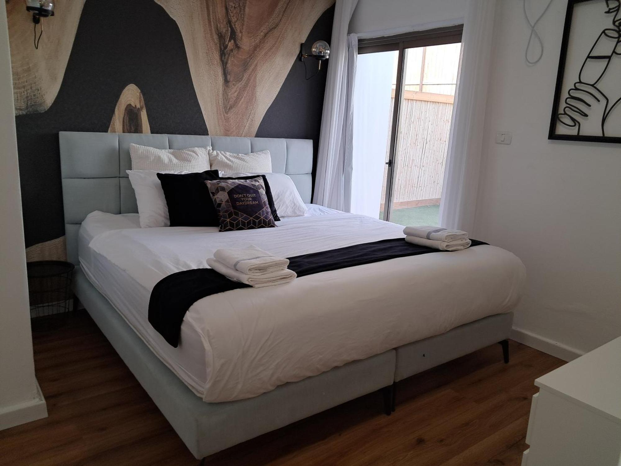 Yalarent Afarsemon Apartments With Pool - For Families & Couples 엘라트 외부 사진