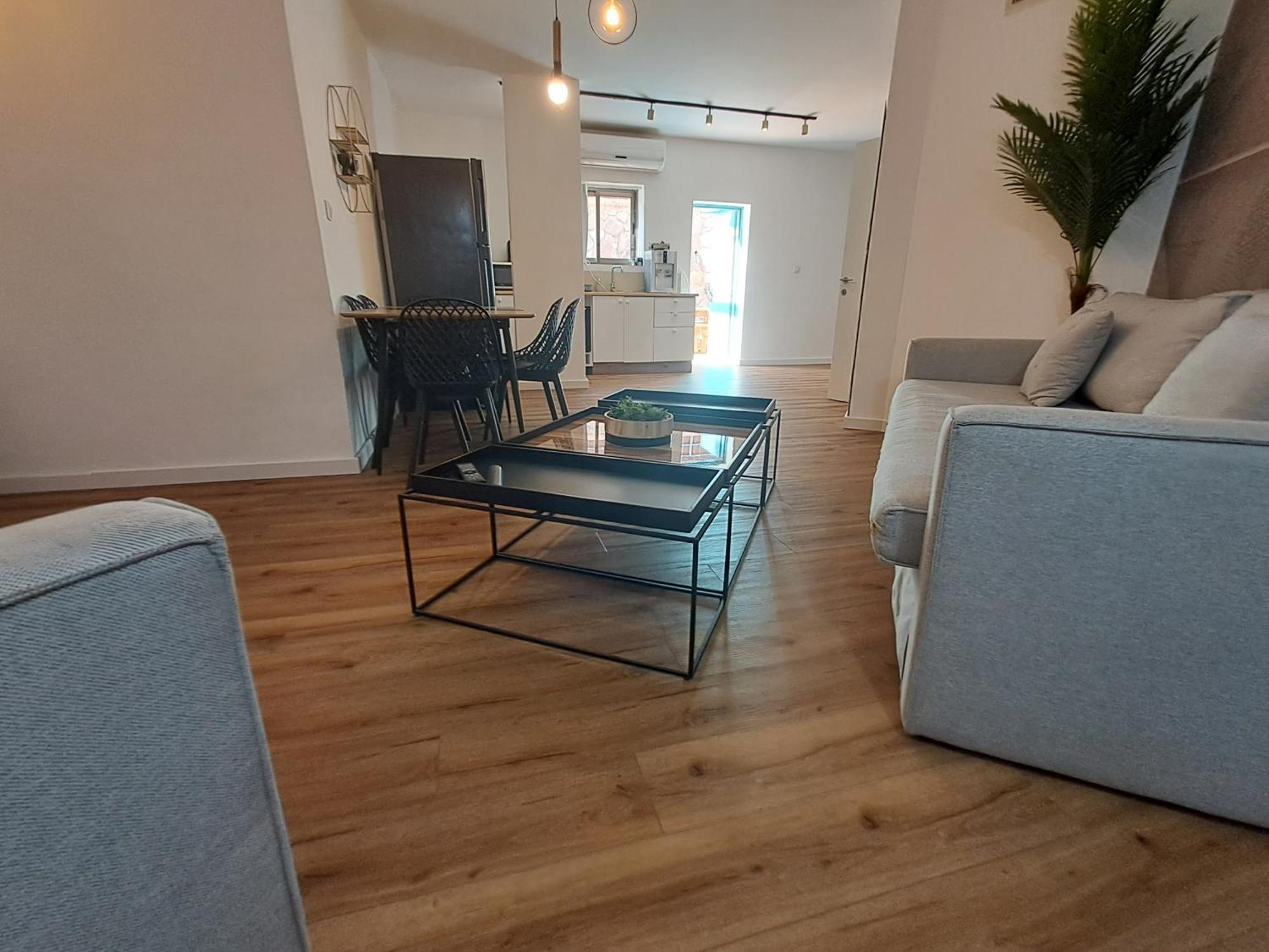 Yalarent Afarsemon Apartments With Pool - For Families & Couples 엘라트 외부 사진