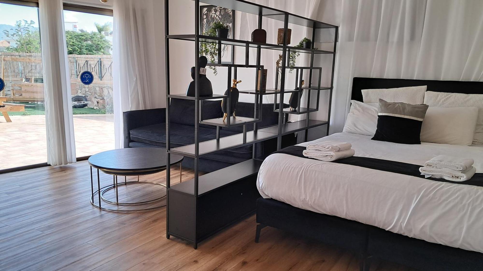 Yalarent Afarsemon Apartments With Pool - For Families & Couples 엘라트 외부 사진